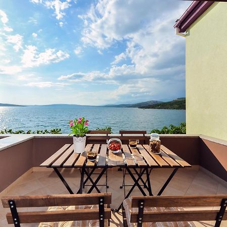 Apartmani Peric 1 Meka Draga Обровац Экстерьер фото