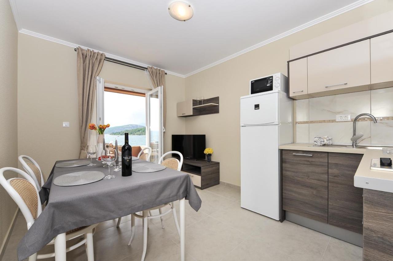 Apartmani Peric 1 Meka Draga Обровац Экстерьер фото